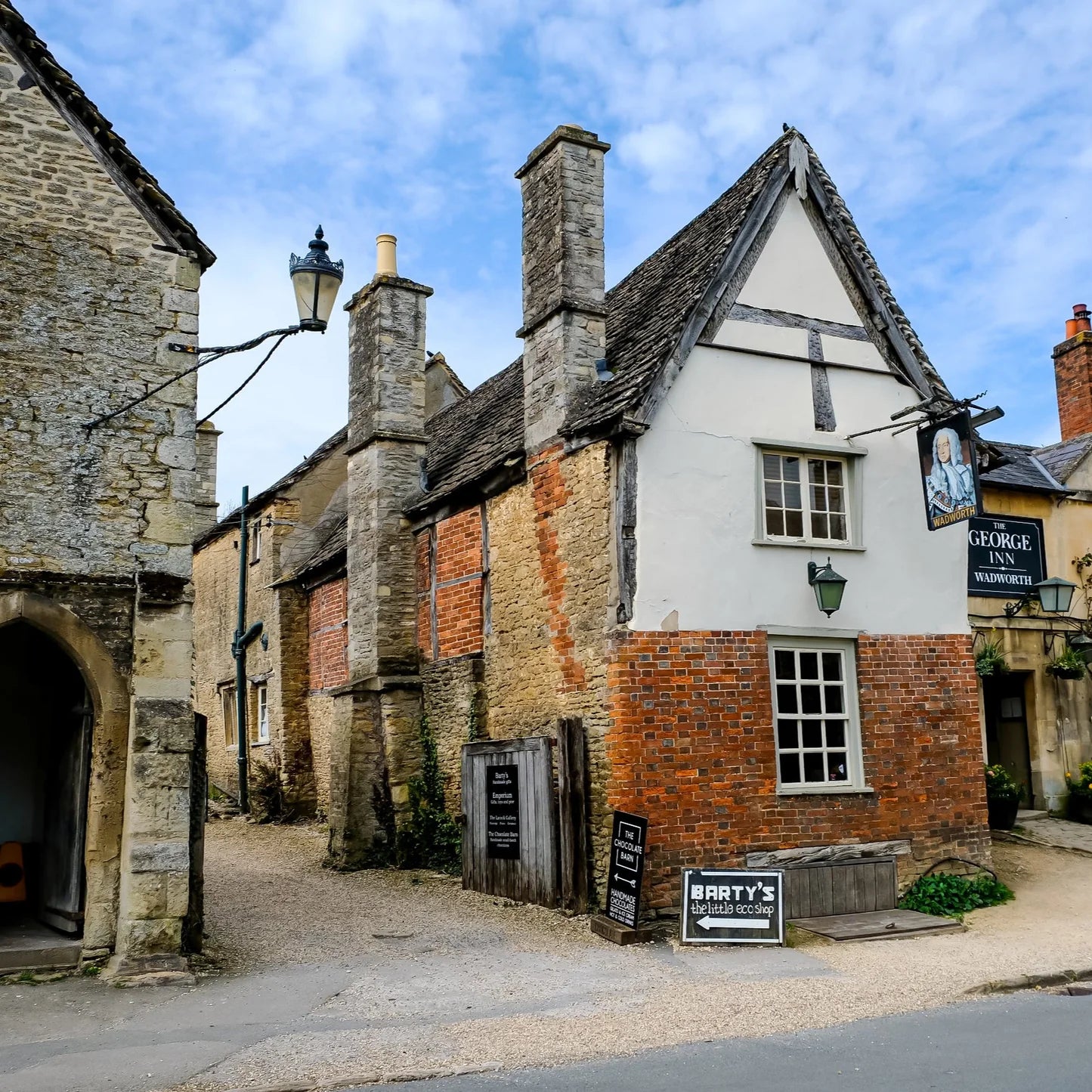 The Cotswolds and Stonehenge tour from Bath